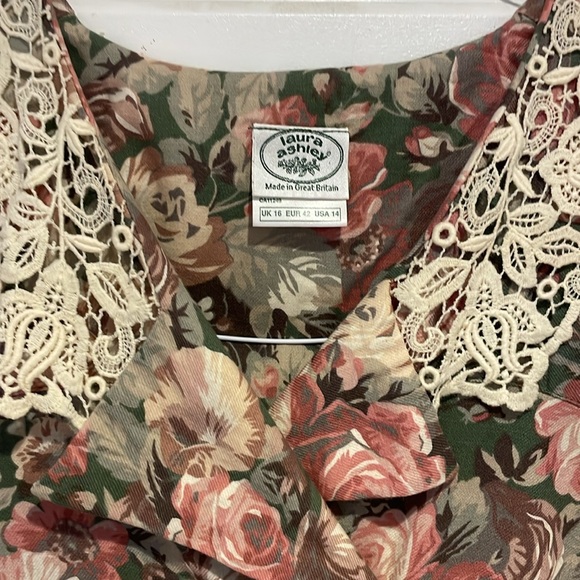 Vintage Laura Ashley Dress in hard to find size - Picture 7 of 11